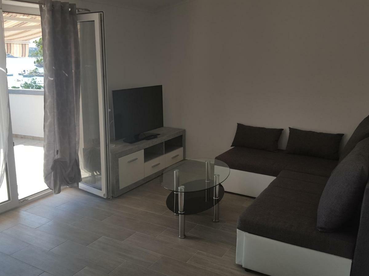 Apartmani Slavica Rab Town Exterior photo