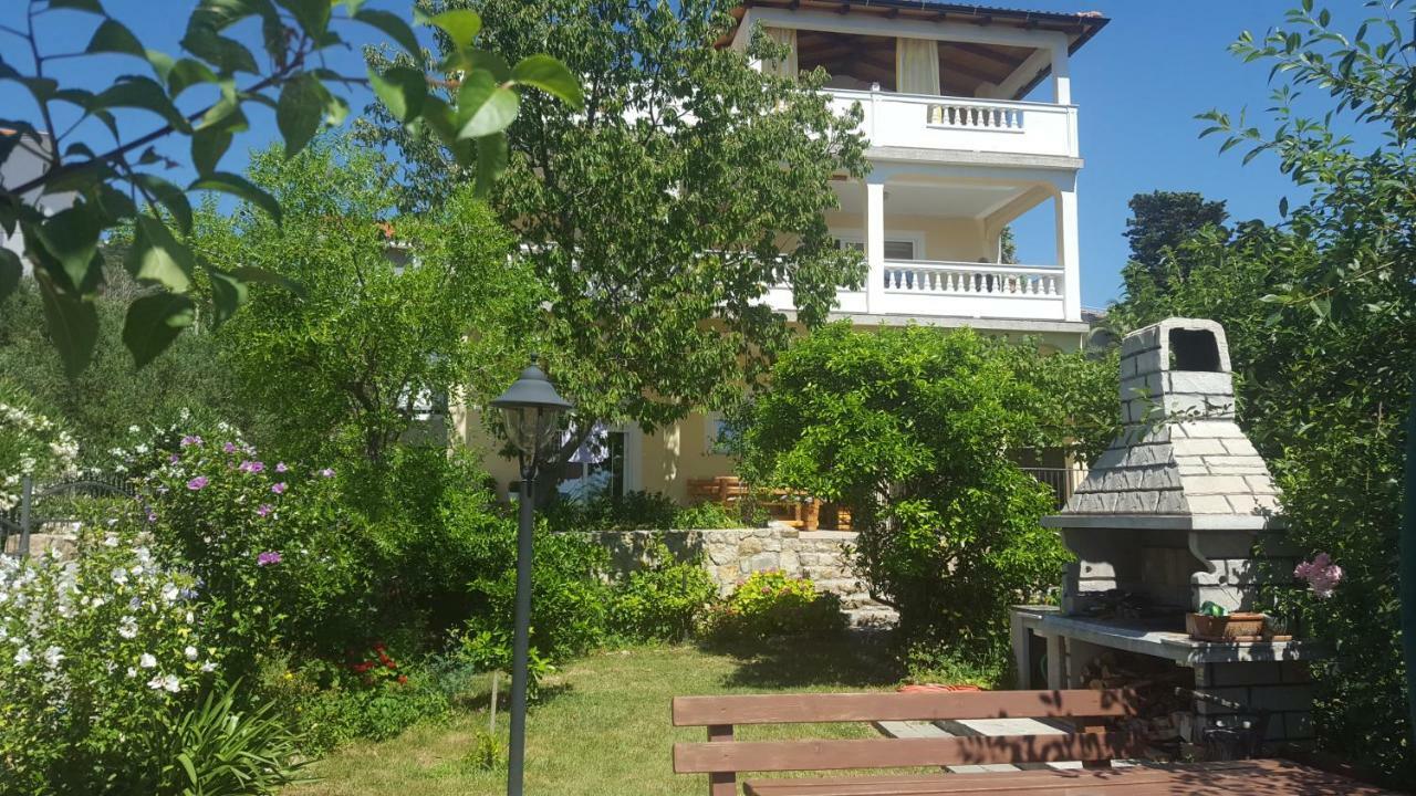Apartmani Slavica Rab Town Exterior photo
