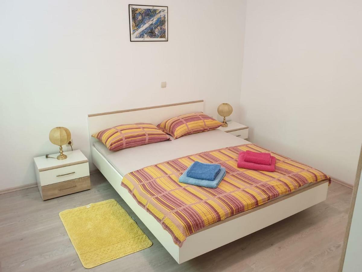 Apartmani Slavica Rab Town Exterior photo