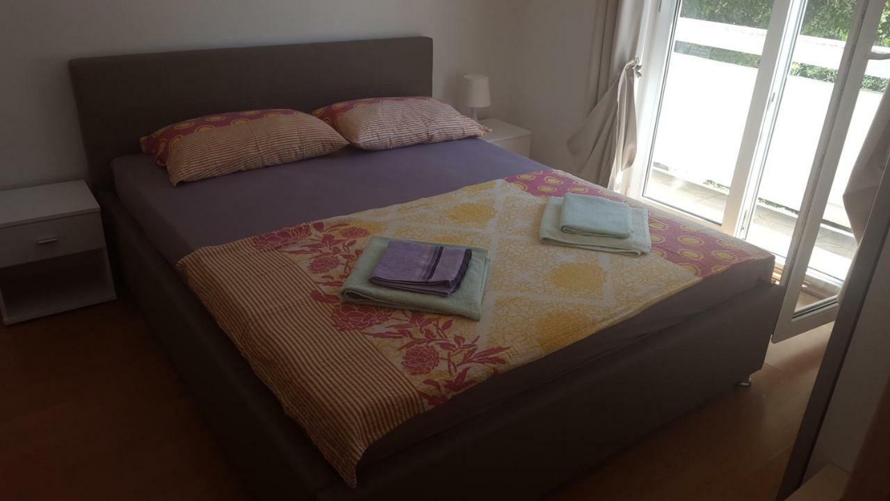 Apartmani Slavica Rab Town Exterior photo