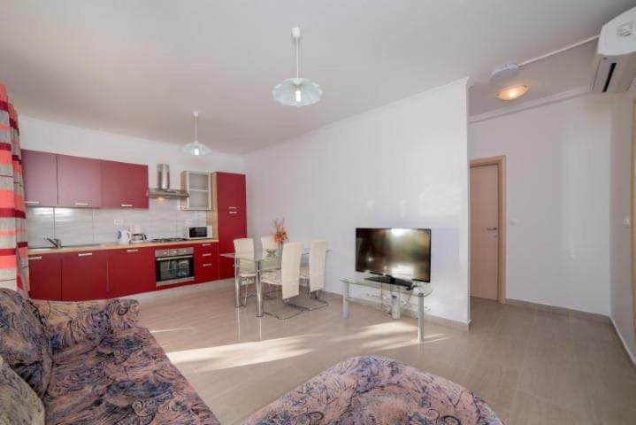Apartmani Slavica Rab Town Exterior photo